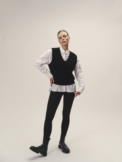 Damen Strick Pullunder V-Ausschnitt schwarz Merino Wolle GOTS zertifiziert  in Italien produziert