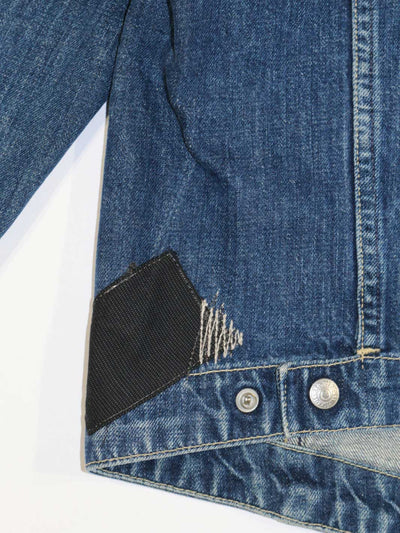 Herren Vintage Jeansjacke Größe XL aufgesetzter Patch auf der linken unteren Seite mit kleinen Repair Stitching