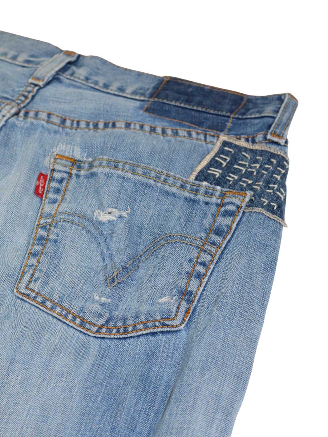 Vintage Herren Jeans hellblaue Waschung Größe 30/32rechte Gesässtasche mit leichten Grindings 