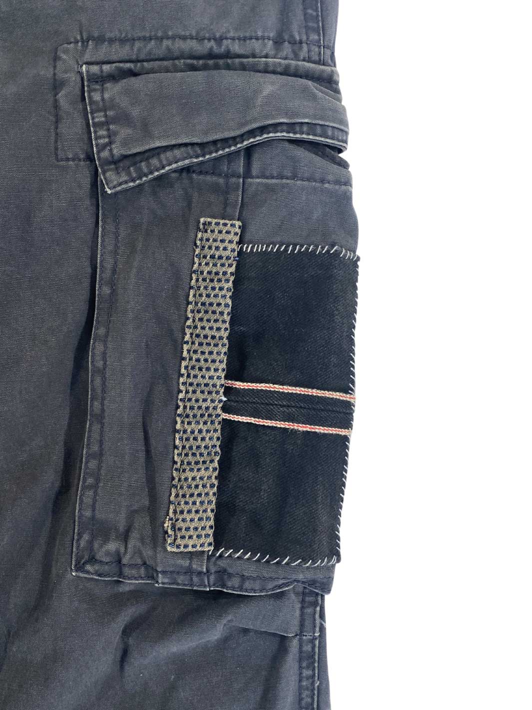 Männer Vintage Cargo Hose mit zwei großen aufgesetzten Taschen auf Oberschenkelhöhe mit Jeansbesatz Größe 33/32