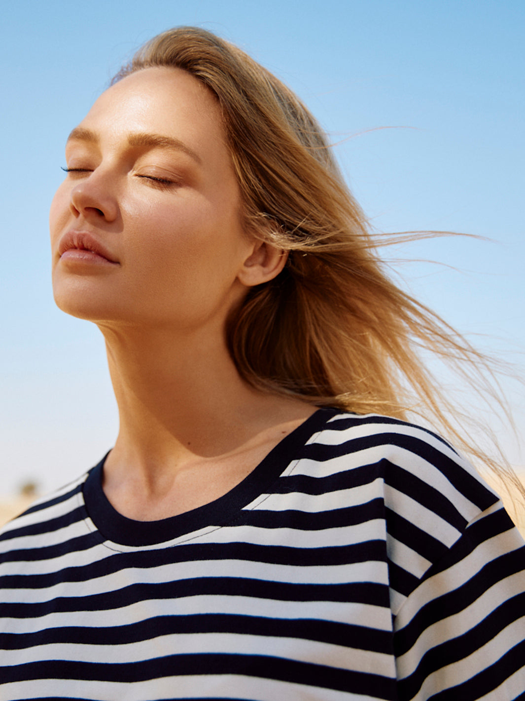 WOTE-Damen-Frauen-Rundhals-T-Shirt-Streifen-Bio-Baumwolle-Organic-Cotton-nachhaltig-schwarz-weiß