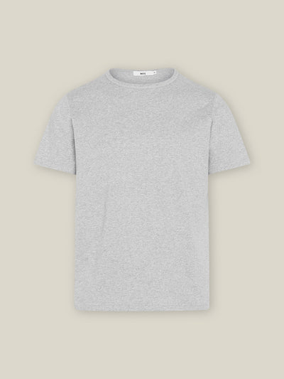 Hellgraues Boyfriend T-Shirt aus Bio-Baumwolle, frontal vor neutralem Hintergrund präsentiert.