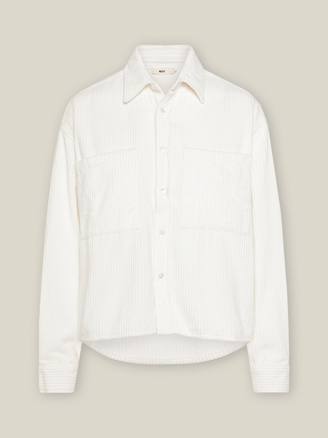 Cord Damen Overshirt in Off-White aus Bio-Baumwolle von WOTE - made in Portugal (Freisteller Bild)
