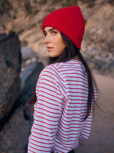 Damen Langarm Shirt in Weiß-Rot gestreift aus Bio-Baumwolle von WOTE - fair und nachhaltig in Portugal produziert, linke Seitenansicht