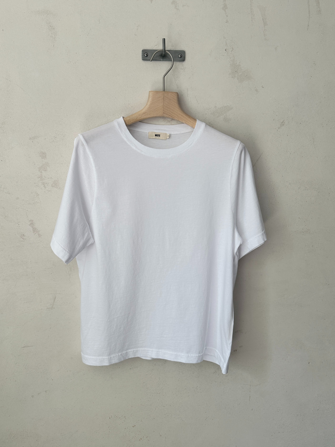 Rundhals T-Shirt in Weiß aus Bio-Baumwolle, made in Portugal von WOTE