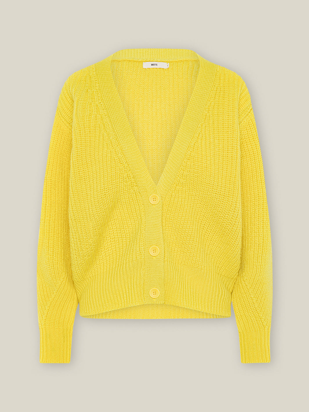 Damen Strick Cardigan mit Knöpfen in Gelb aus nachhaltiger Merino Wolle von WOTE - hergestellt in Italien, Freisteller Aufnahme