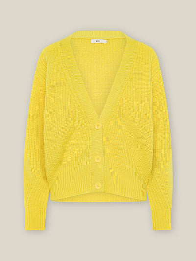 Damen Strick Cardigan mit Knöpfen in Gelb aus nachhaltiger Merino Wolle von WOTE - hergestellt in Italien, Freisteller Aufnahme