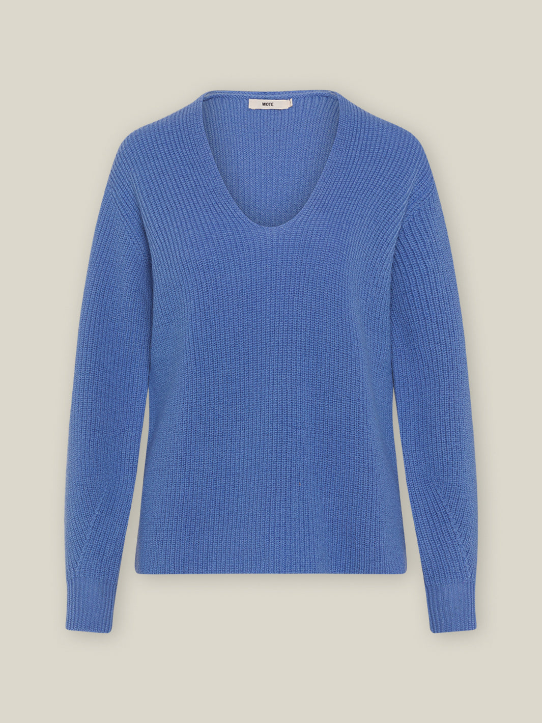 Damen Strick Pullover mit V-Neck in Blau aus nachhaltiger Merino Wolle von WOTE - in Italien produziert, Freigestelltes Bild