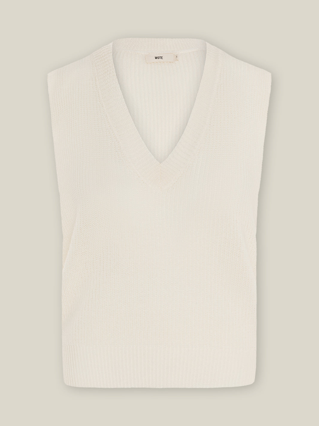 Damen Strick-Pullunder mit V-Ausschnitt in Off-White aus nachhaltiger Merino Wolle von WOTE - in Italien produziert, Freisteller Aufnahme
