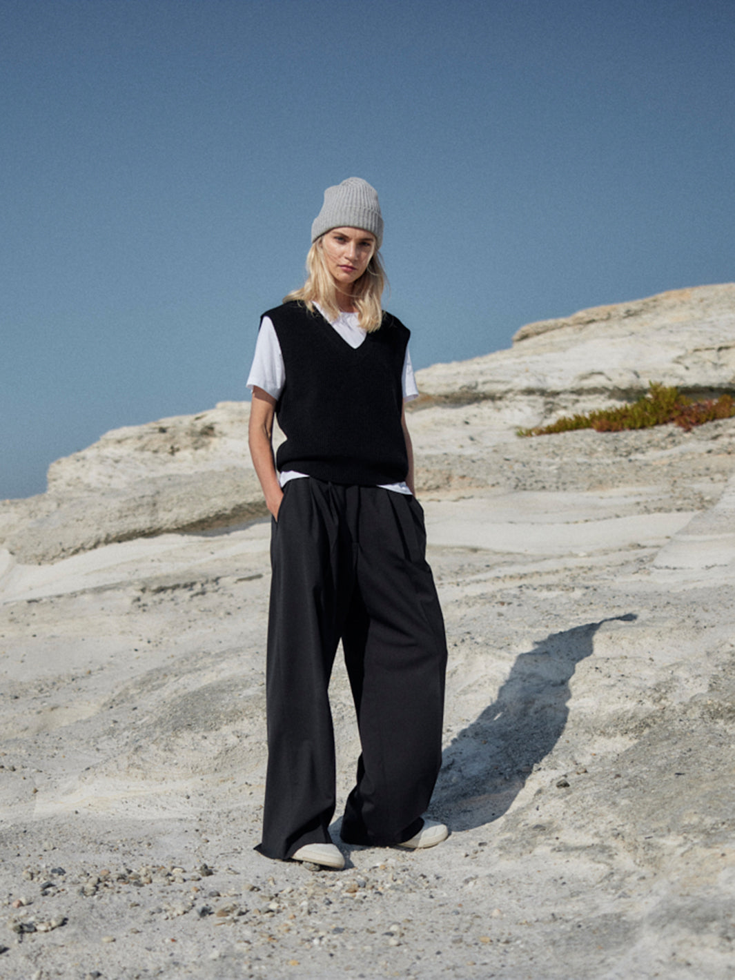 Damen T-Shirt mit Rundhalsausschnitt in Weiß aus Bio-Baumwolle von WOTE - fair in Portugal hergestellt, Frontansicht