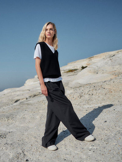 Damen Rundhals T-Shirt in Weiß aus hochwertiger Bio-Baumwolle von WOTE - made in Portugal, rechte Seitenansicht