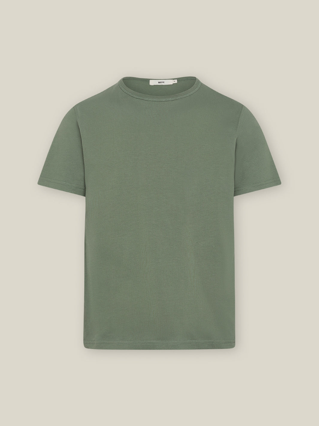 Herren T-Shirt Regular Fit in Olive aus Bio-Baumwolle von WOTE, made in Portugal, Freisteller Bild Frontansicht