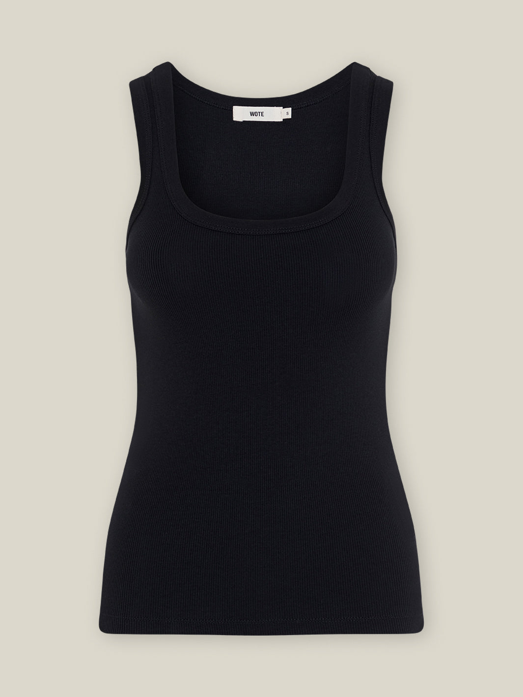 Damen Tank Top in Schwarz mit tiefen Rundhalsausschnitt aus 96% Bio-Baumwolle mit 4% Elasthan von WOTE, fair in Portugal hergestellt - Freigestellt Aufnahme
