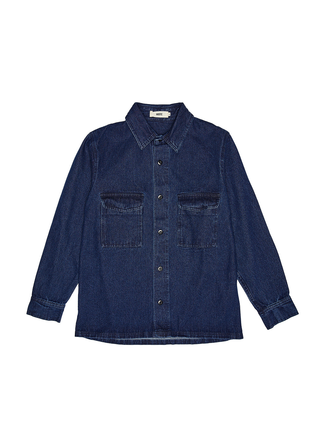 Nachhaltiges Damen Denim Overshirt aus Bio Baumwolle. Oversized Passform, dunkles Jeansblau, zwei Brusttaschen und Knopfleiste