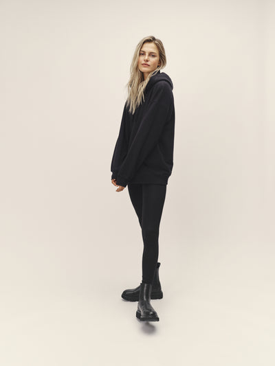 Damen Kapuzen Sweatshirt organic Cotton nachhaltig gefertigt in Portugal Farbe schwarz