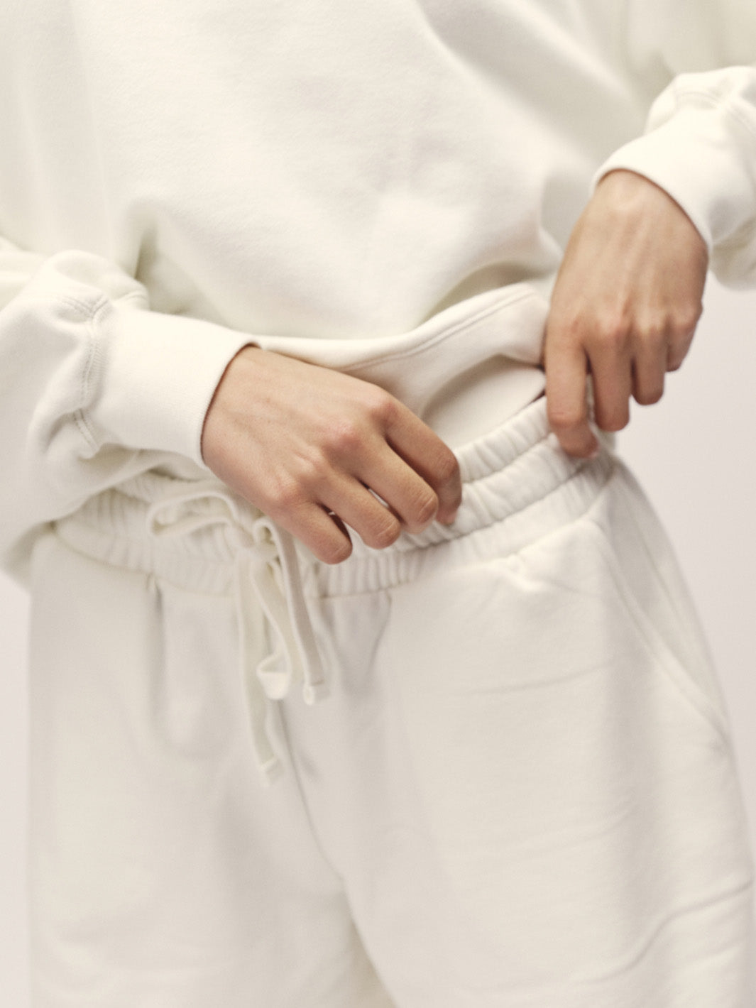 Frauen Sweatshorts off white weiche Bio Baumwolle hergestellt in Portugal