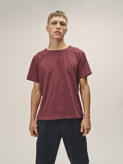 Männer T-Shirt Rundhals Ausschnitt regular fit Farbe: dunkelrot aus zertifizierter Baumwolle made in Portugal
