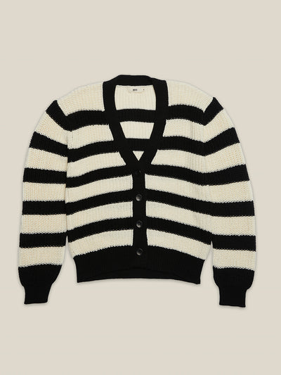 Damen Strickjacke in Schwarz-Off-White gestreift aus reiner Bio-Baumwolle von WOTE - made in Italy, Freisteller Aufnahme