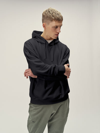 Herren Hoody Sweatshirt in Anthrazit aus softer Bio-Baumwolle - fair produziert in Portugal von WOTE - Frontansicht