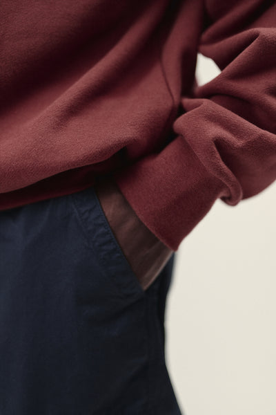 Herren Rundhals Sweatshirt in rot aus Bio-Baumwolle - hochwertige Verarbeitung von WOTE, made in Portugal