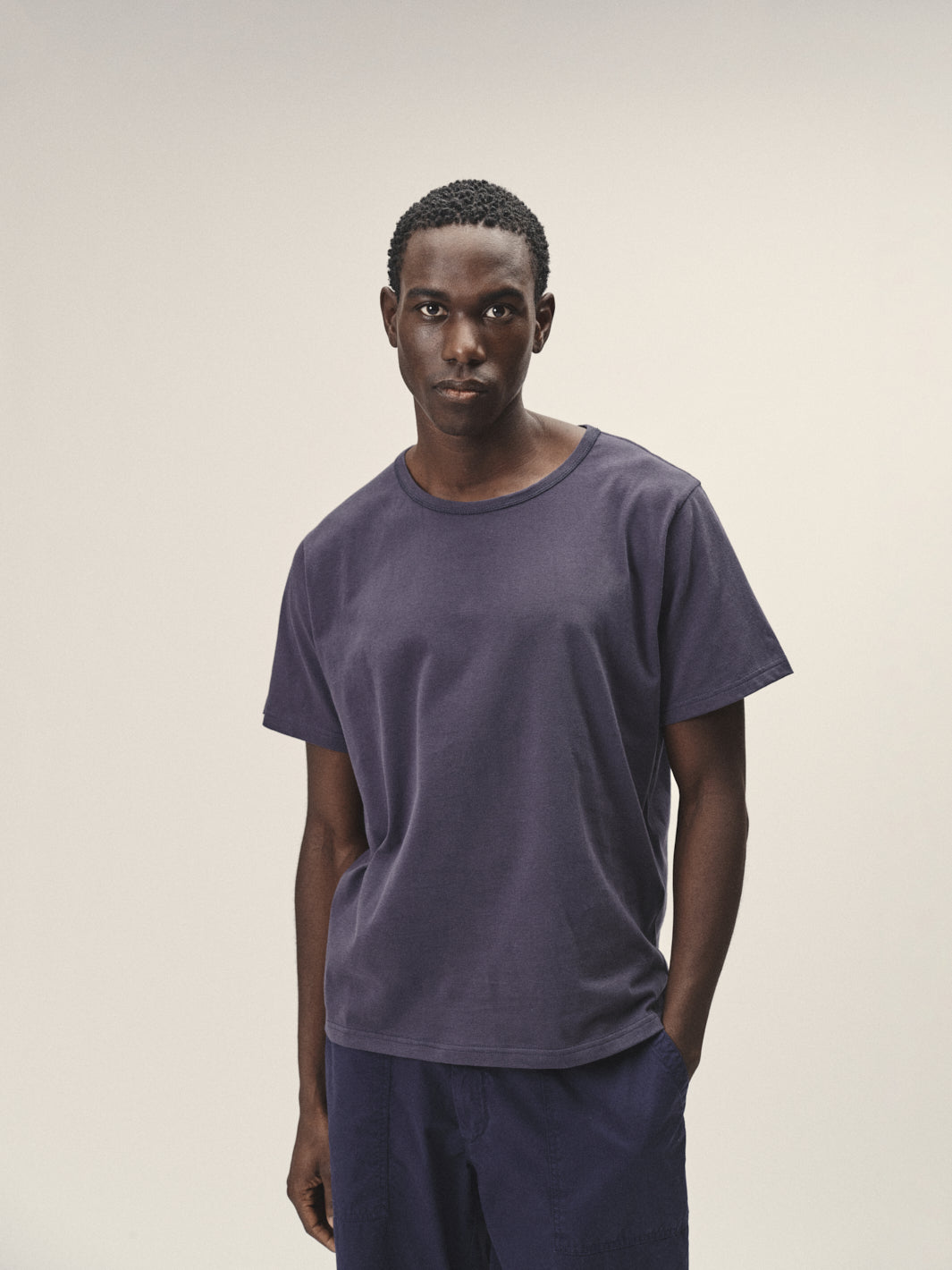 Herren T-Shirt Regular Fit in Dunkelblau aus Bio-Baumwolle von WOTE - made in Portugal, Detailansicht Front