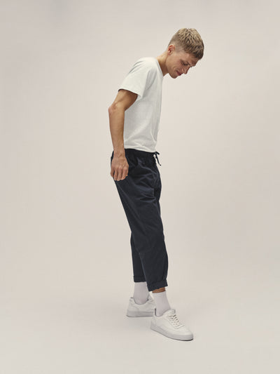 Herren T-Shirt, Regular Fit in Weiß aus Bio-Baumwolle von WOTE - made in Portugal, rechte Seitenansicht