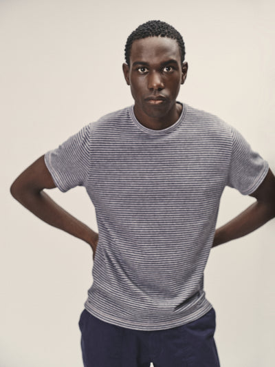 Herren T-Shirt gestreift in Anthrazit - Grau Melange von WOTE - fair und nachhaltig in Portugal produziert, Frontansicht